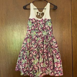 LC by Lauren Conrad floral dress with pockets!